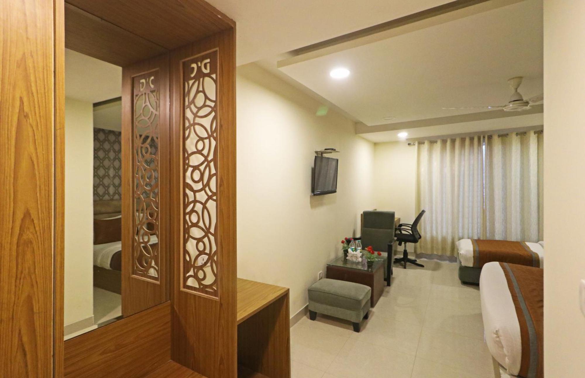 Hotel Grand Suites By D'Capitol Near Delhi Airport Νέο Δελχί Εξωτερικό φωτογραφία