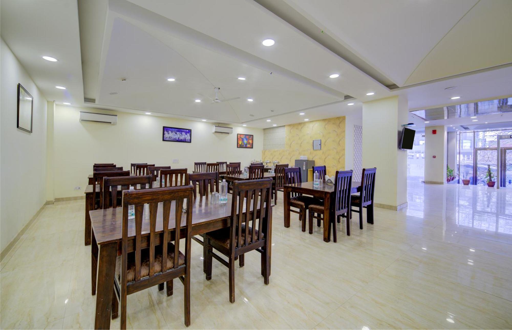 Hotel Grand Suites By D'Capitol Near Delhi Airport Νέο Δελχί Εξωτερικό φωτογραφία