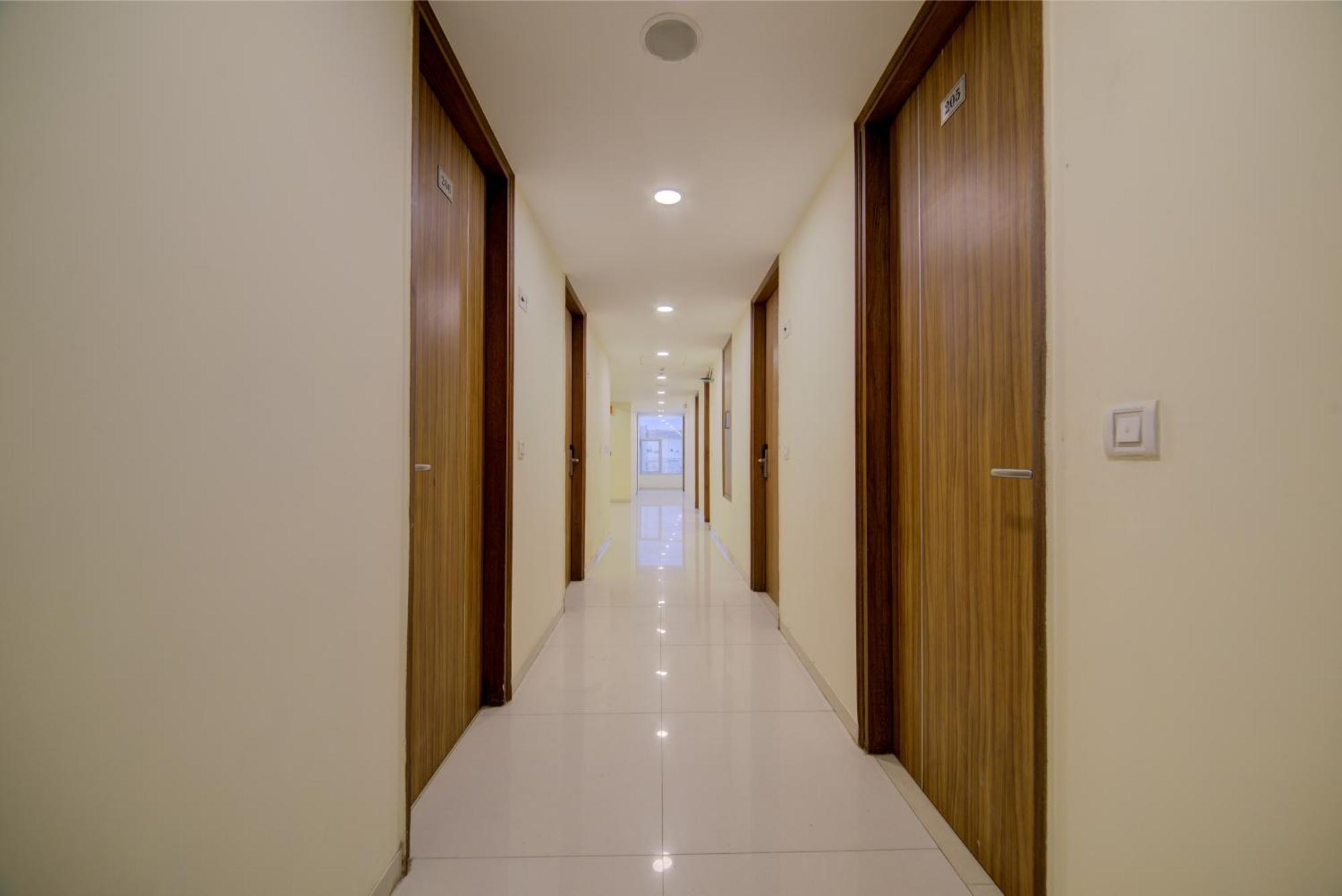 Hotel Grand Suites By D'Capitol Near Delhi Airport Νέο Δελχί Εξωτερικό φωτογραφία