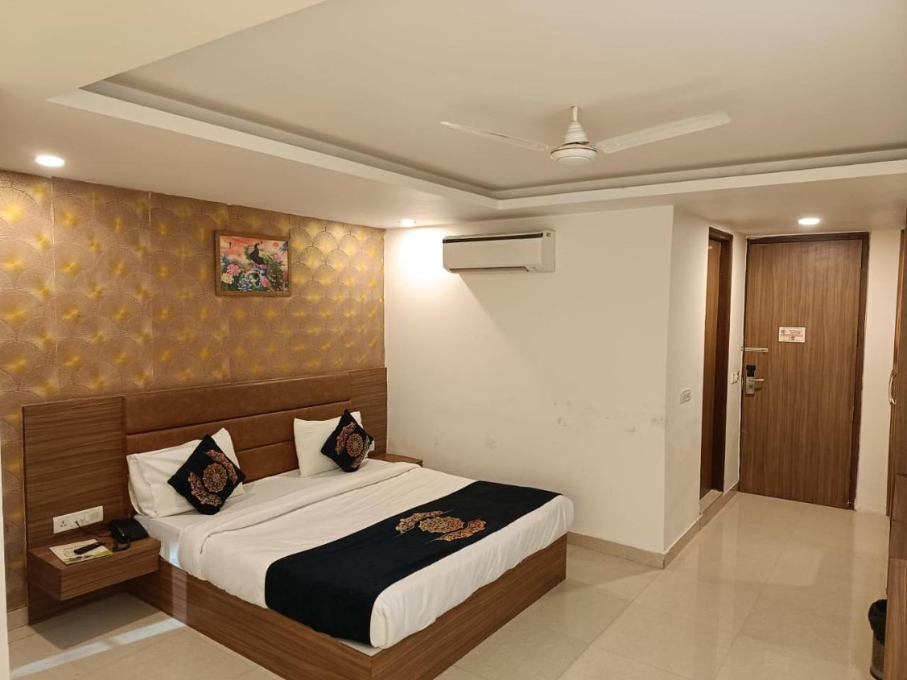 Hotel Grand Suites By D'Capitol Near Delhi Airport Νέο Δελχί Εξωτερικό φωτογραφία