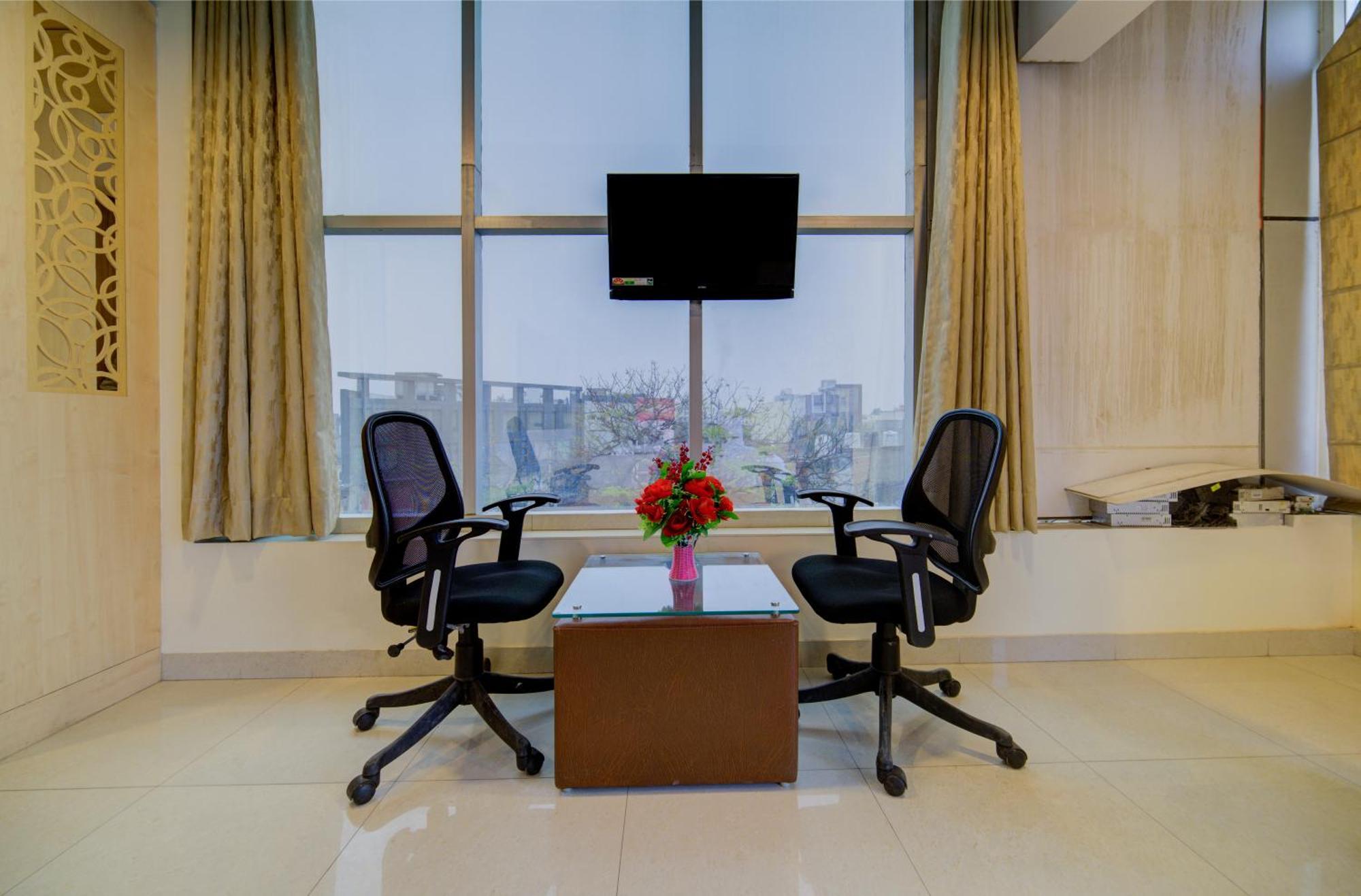 Hotel Grand Suites By D'Capitol Near Delhi Airport Νέο Δελχί Εξωτερικό φωτογραφία