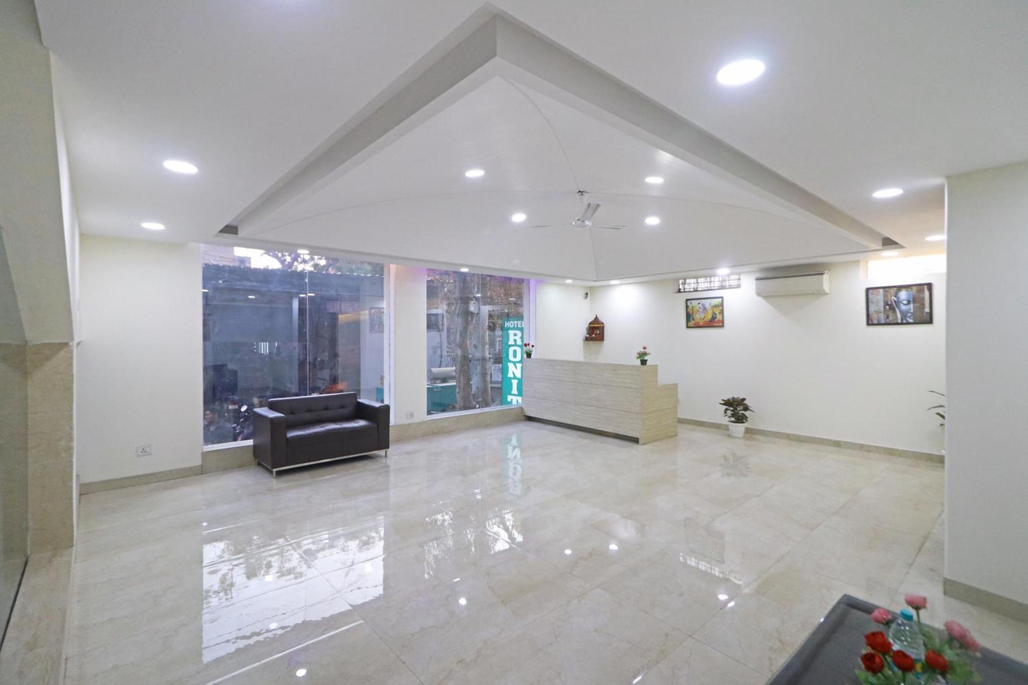 Hotel Grand Suites By D'Capitol Near Delhi Airport Νέο Δελχί Εξωτερικό φωτογραφία